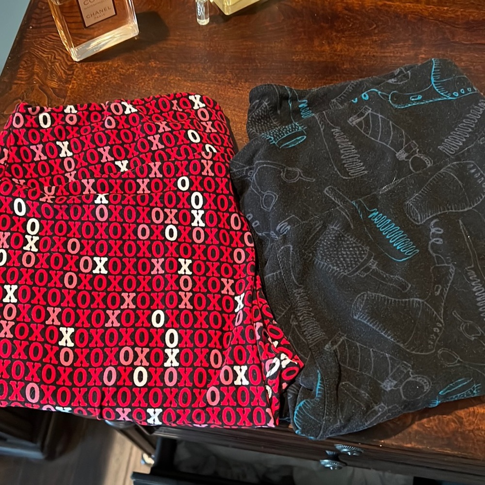2 pairs LuLaRoe leggings hair stylist xo tall and curvy